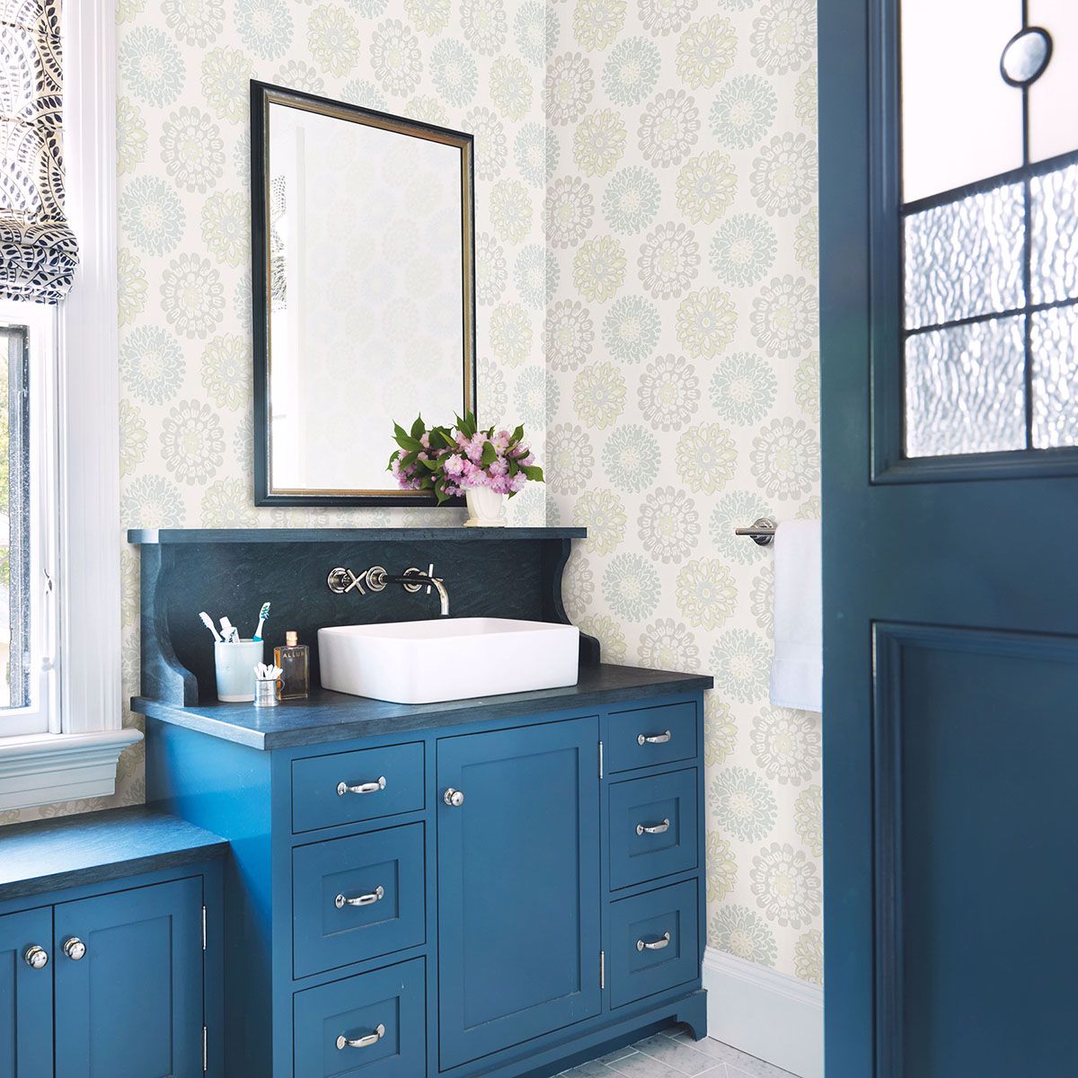 Sunkissed Light Green Floral Wallpaper